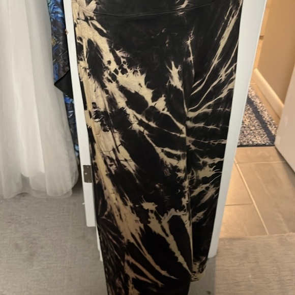 Size medium Palazzo pants tie-dyed  two colors - Picture 2 of 3